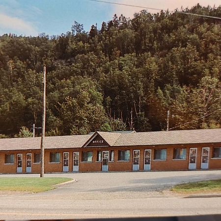 Sunset Motel Schreiber Exterior photo