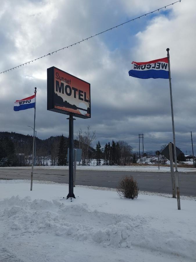 Sunset Motel Schreiber Exterior photo